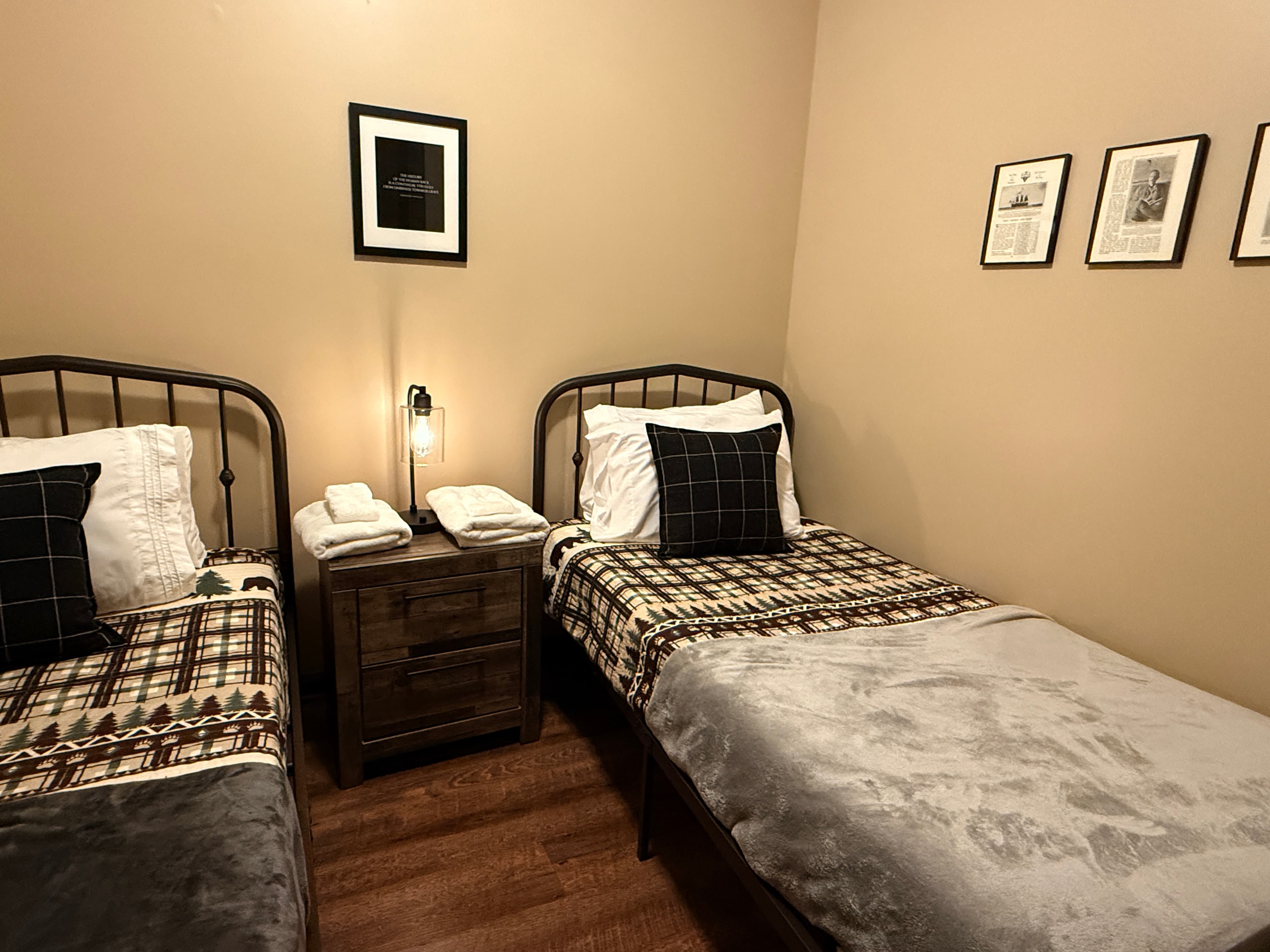 Family Suite: 1 of 3 rooms featuring King bed with polar explorers theme