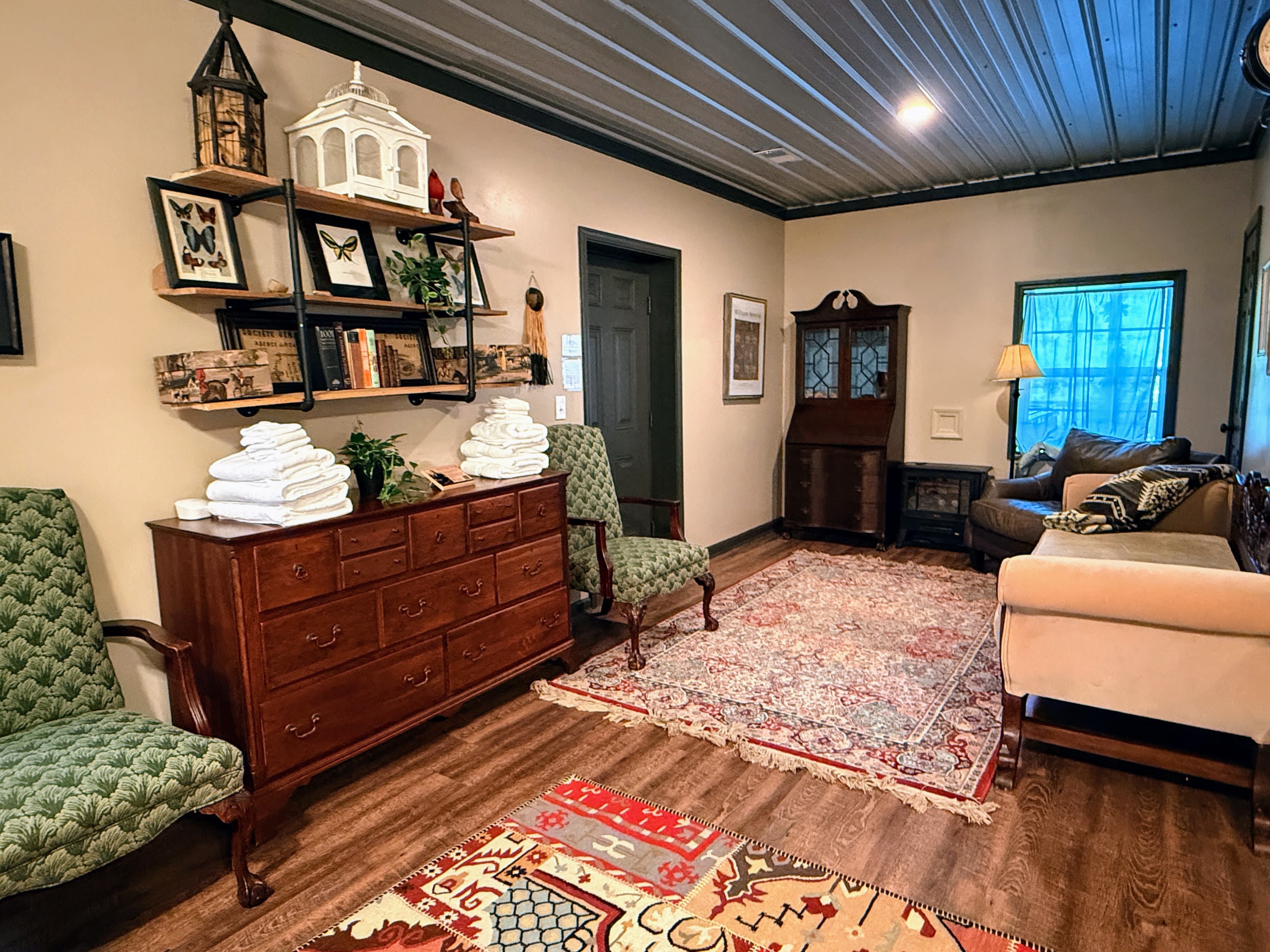 Large third bedroom in the Livingstone Great House featuring two king-sized beds, perfect for families or group retreats and honoring Alexander von Humbolt.